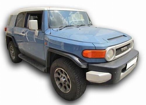 Repossessed TOYOTA FJ CRUISER Repossessed TOYOTA FJ CRUISER